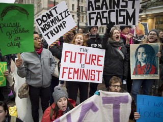 ޓްރަމްޕަށް ފާޑުވިދާޅުވި އޭޖީ މަގާމުން ދުރުކުރައްވައިފި