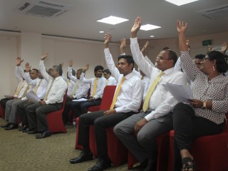 އެމްޑީޕީގެ ޕީޖީ ގްރޫޕްގެ ޑެޕިއުޓީ ލީޑަރުންނަން ރޮޒޭނާއާއި އަލީ އާޒިމް