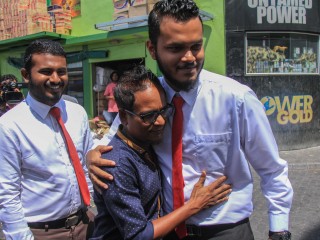 ރާއްޖެޓީވީ ނޫސްވެރިންގެ މައްސަލައިގައި އަދުލް އިންސާފުގެ ހުރިހާ ދޮރެއްގައި ޓަކި ޖަހާނަން: ހަސީން