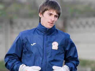 ކިރިގިސްތާންގެ ގައުމީ ޓީމުގެ ކީޕަރެއް ޔޫވީ އަށް