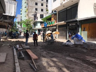 ލޯމަތިން ތިފެންނަ ކަންތައްތަކުގެ އަވައިގައި ނުޖެހޭ، ފަހަތުގައި ބޮޑެތި ޖަރީމާ!