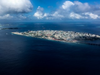 ސިންގަޕޫރުގެ ޑީބީއެސް ބޭންކަށް ސޮވެރިން ބޮންޑް ވިއްކަނީ