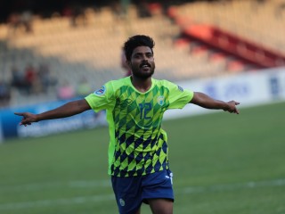 އޭއެފްސީ ކަޕް: ފަހުވަގުތު ޖެހި ލަނޑުތަކާއެކު ތިމްޕޫ ބަލިކޮށް ވެލެންސިއާ ޕްލޭއޮފަށް