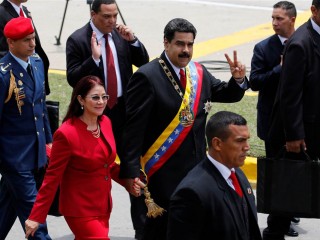 މުއްސަނދި ގައުމެއް ހަފުސް ކޮށްލުމުގައި ރައީސް މީހާ އަވަދިނެތި