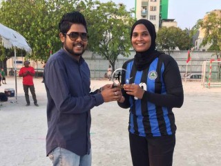 އޮފީސް ހޭންޑްބޯލް މުބާރާތް:ފިނޭންސް ބަލިކޮށް އަންހެން ބައިގެ ފައިނަލަށް އިމިގްރޭޝަން 