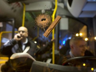 ފަލަސްތީނު މީހަކު ބަޑިޖެހުމުގެ ސަބަބުން އިޒްރޭލުގެ ހަމީހުން ޒަޚަމްވެއްޖެ