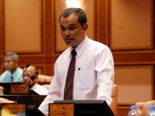 ސިނގިރޭޓާއި އެނަރޖީ ޑްރިންކުގެ އަގުބޮޑު ކުރަން ހުށަހެޅި އިސްލާހު ދިރާސާ ކުރުމަށް ކޮމެޓީއަށް ފޮނުވައިފި