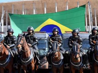 ފްލެމިންގޯ އާއި ބުޓާފޯގޯ މެޗުގައި ހިނގި ހަމަނުޖެހުމުގައި ސަޕޯޓަރަކު މަރުވެއްޖެ