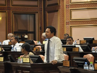 ފަނޑިޔާރުންގެ ކުރިމަތީގައި މިހާރު ހެއްކަކީ ޑޮލަރު ބޮނޑި: އިމްތިޔާޒު