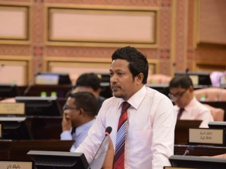 ފުލުފުލުގައި ޓެކްސް ބޮޑުކުރިޔަސް، ރައްޔިތުން ދަނީ ބިކަވަމުން: އިމްތިޔާޒު