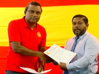 ސުޒޭން އެނބުރި ވިކްޓްރީގެ ކޯޗުކަމާ ހަވާލުވެއްޖެ