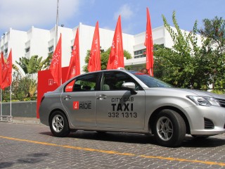 ޓެކްސީއަށް އަރާ މީހުންނަށް ބިރުދައްކައި އިންޒާރުދިން މައްސަލައެއްގައި ކާރުގެ ޑްރައިވަރަކު ހައްޔަރުކޮށްފި