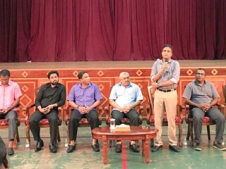 މާލޭގައި ދިރިއުޅޭ ގދ. ތިނަދޫގެ ރައްޔިތުންނާ ރައީސުލްޖުމްހޫރިއްޔާގެ ނައިބު ބައްދަލުކުރައްވައިފި 