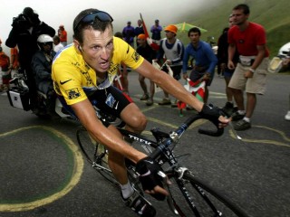 އާމްސްޓްރޯންގްގެ ޝަރީޢަތް ނޮވެމްބަރު މަހަށް ތާވަލުކޮށްފި