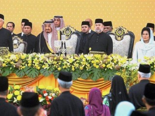 ސައުދީ އިން މެލޭޝިއާއާއި އެކު 27 ބިލިއަން ޑޮލަރުގެ އެއްބަސްވުމެއް ވަނީ