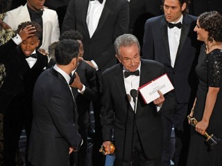 ބެސްޓް ޕިކްޗަރގެ އޮސްކާ އޮޅިގެން "ލާލާ ލޭންޑަށް" ދީފި!