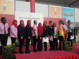 އިސްކަންދަރު ސުކޫލުގެ އެކި މަޤާމުތަކަށް ހޮވުނު ކުދިންނަށް މަޤާމުތައް ހަވާލު ކޮށްފި