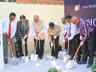 ނާދީ އާއި އޯޑިއޯންގެ މައްސަލައިގައި އާބިޓްރޭޝަނަށް ދާން އަންގައި، ބޮމްބޭ ހައިކޯޓުން ވަގުތީ އަމުރެއް ނެރެދީފި