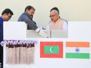 ނާދީ އާއި އޯޑިއޯން ބިމުގައި ޓާޓާއިން ހަދާ ފްލެޓްތަކުގެ ބިންގާ އަޅައިފި