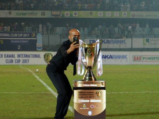 އެންމެ ދެކެން ބޭނުންވަނީ ވޯލްޑްކަޕް ތަށި ރާއްޖޭ ފަސްގަނޑުގައި ބެހެއްޓޭ ދުވަސް: ނިޒާމްބެ 