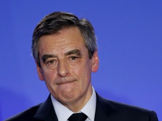 ފްރާންސްގެ ރިޔާސީ ކެންޑިޑޭޓް ފިއޮން ގެ ކެމްޕެއިން މެނޭޖަރު އިސްތިއުފާ ދެއްވައިފި 