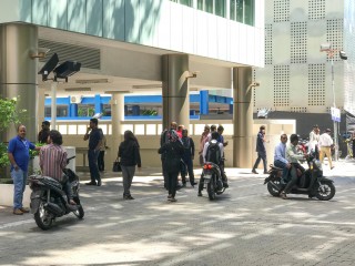 ރޯގާއާ ގުޅިގެން ވަޒީފާއަށް ނުނިކުންނަ ގޮތް ހަމަޖެއްސި މާބަނޑު މީހުން ވަޒީފާއަށް ނުކުތުމަށް އަންގައިފި