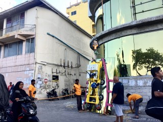 ހުއްދަ ނުހޯދާ އިމާރާތް ކުރާ ފަރާތްތައް އެއް މިލިޔަން ރުފިޔާ އަށްވުރެ ބޮޑު ނޫން އަދަަދަކުން ޖޫރިމަނާ ކުރެވޭ ގޮތް ހަދަނީ 