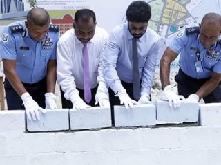 ދޫނިދޫގައި އަލަށް އިމާރާތްކުރާ މިސްކިތުގެ ބިންގާ އަޅައިފި 