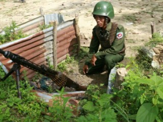 މިޔަންމާ އާއި އިންވެގެން އޮންނަ ޗައިނާގެ ބޯޑަރު ސަރަހައްދުގައި ހިނގި ހަމަނުޖެހުންތަކުގައި 30 މަރު