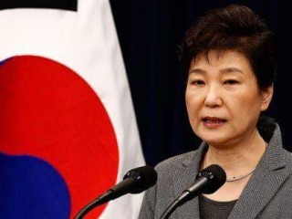 ދެކުނުކޮރެއާގެ ރައީސް މަގާމުން ދުރުކުރަން ޖެހޭކަން ކޯޓުން ކަނޑައަޅައިފި