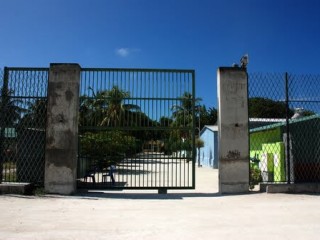 މާފުށީ ޖަލުގެ ހިނގާދިޔަ ހަމަނުޖެހުންތަކުގައި ޖަލު އޮފިޝަރަކަށް އަނިޔާވެއްޖެ