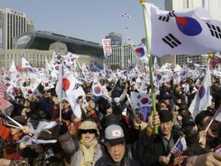 ޕާކްގެ މައްޗަށް ދައުވާކޮށްދިނުމަށް ގޮވާލާ ދެކުނުކޮރެާގައި މުޒާހަރާ ކުރަނީ 