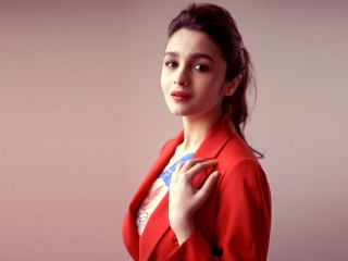 ޒީ ސިނޭ އެވޯޑްސްގެ ބެސްޓް އެކްޓަރ އަދި އެކްޓްރެސްއަކަށް އަމީތާބާއި އާލިޔާ