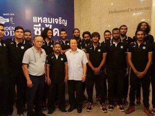 ކޭމްޕުގައި މަސައްކަތްކުރީ ޓީމެއްގެ ގޮތުގައި، އެކަތި ގަނޑެއްގެ ގޮތުގައި: ޝަރަފް