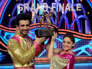 ނަޗްބަލިޔޭ8: އެންމެ އަގުބޮޑު ޖޯޑަކަށް ބާރްތީ ސިންގ އާއި އޭނާގެ ލޯބިވެރިޔާ!