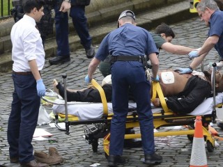 ސްވީޑެންގައި ދެވުނު ޓެރަރިސްޓް ހަމަލާ އާއި ގުޅިގެން ދެމީހުން ހައްޔަރުކޮށްފި