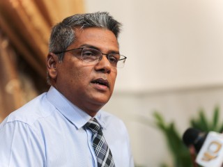 Hulhu-Henveiru MP Moosa Manik at a press conference at the People\'s Majlis