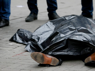 ޕުޓިންއާ ދެކޮޅު ރަޝިޔާގެ ކުރީގެ އެމް.ޕީ އެއްގެ ގަޔަށް ބަޑިޖަހާ މަރާލައިފި