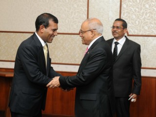 ރައީސް ނަޝީދާއި ރައީސް މައުމޫންގެ ބަސްފުޅު: އެއްބަސްވުމުގައި ސޮއިކުރެއްވީ ގައުމަށްޓަކައި!