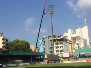 ފަލަސްތީން މެޗަށް ގަލޮޅު ދަނޑުގެ ލައިޓްތައް މަރާމާތުކޮށް އަލިގަދަކޮށްލަނީ