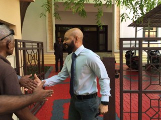 ގާނޫނުއަސާސީއާ ހިލާފަށް ބިލްތައް ހުށަހެޅުމަށް މަޖިލީހުގެ ރައީސް ވަނީ ހިތްވަރު ދެއްވާފަ: ފާރިސް