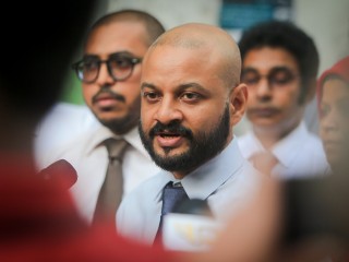 ފާރިސް އަމިއްލަ ބޮޑުބޭބެއާ ދެކޮޅަށް: މަޤުޞަދަކީ ވެރިކަންތަ؟