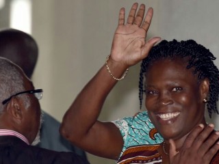 އައިވަރީ ކޯސްޓްގެ ފަސްޓް ލޭޑީގެ މައްޗަށް ކުރެވުނު ދައުވާ ސާބިތެއް ނުވި