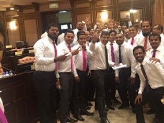 ތިޔަ ހުރި ގަޓެއްގެ ހަފުށް ނިކަން ސާފުކޮށް ފެނިއްޖެ