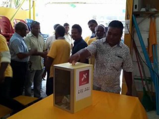 ނައިފަރުގައި ހުޅުވި "އަބުރު ފަންޑު" ފޮއްޓަށް 10،000 ރުފިޔާ ލިބިއްޖެ