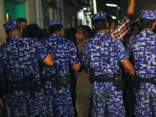 ޔާމީން ސަރުކާރުން އަނިޔާކުރި ފުލުހުންގެ ހިމާޔަތުގައި ނުނިކުތީ ކީއްވެ؟