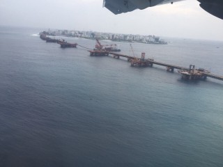 ބްރިޖެއް އަޅައިގެން ސިންގަޕޫރަށްވާން އުޅޭ ރާއްޖެ!