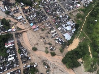 ބޯކޮށް ވާރޭވެހި ކިސަޑު ފޭބުމުގެ ސަބަބުން ކޮލަމްބިއާގެ އެތައް ބަޔަކު މަރުވެއްޖެ