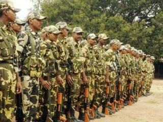 ކެރެލާގައި ފުލުހުންތަކެއް ކާނާ ވިހަވި މައްސަަލަ ތަހުގިީގު ކުރަނީ