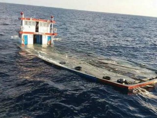 ކޮންޓެއިނަރ އުފުލާ ދޯންޏެއް އެކްސިޑެންޓްވެ ދޯންޏަށް ވަރަށް ބޮޑަށް ގެއްލުން ވެއްޖެ